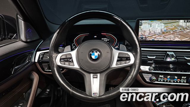 BMW 5-Series 2022 — photo 19