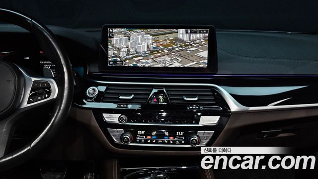 BMW 5-Series 2022 — photo 21