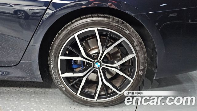 BMW 5-Series 2022 — photo 7