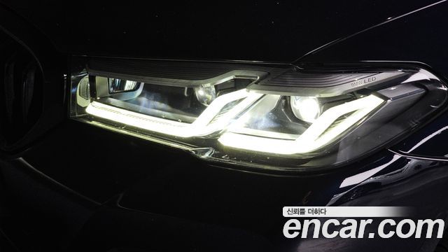 BMW 5-Series 2022 — photo 8