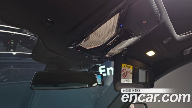 BMW 5-Series 2022 — photo 29