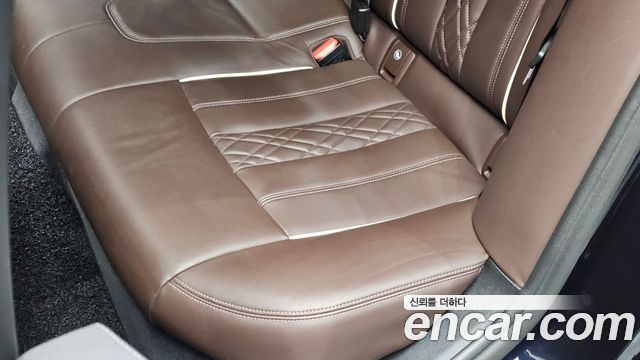 BMW 5-Series 2022 — photo 30
