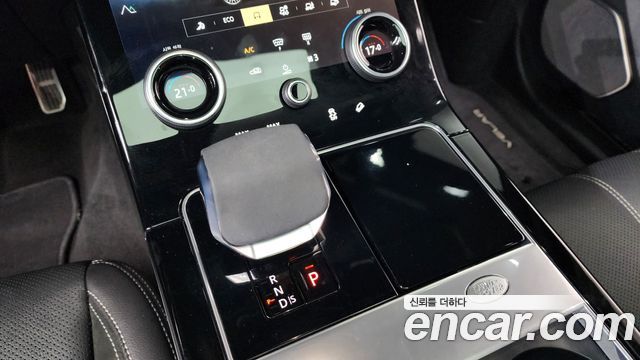 Land Rover Range Rover Velar 2021 — photo 12