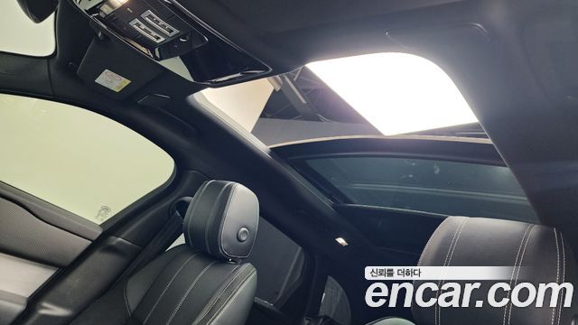 Land Rover Range Rover Velar 2021 — photo 23
