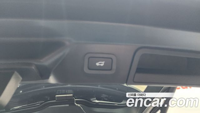 Land Rover Range Rover Velar 2021 — photo 24