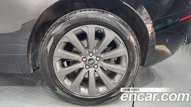Land Rover Range Rover Velar 2021 — photo 7