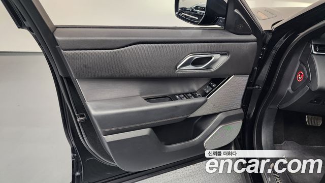 Land Rover Range Rover Velar 2021 — photo 14