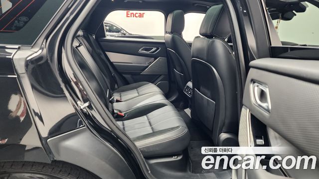 Land Rover Range Rover Velar 2021 — photo 16