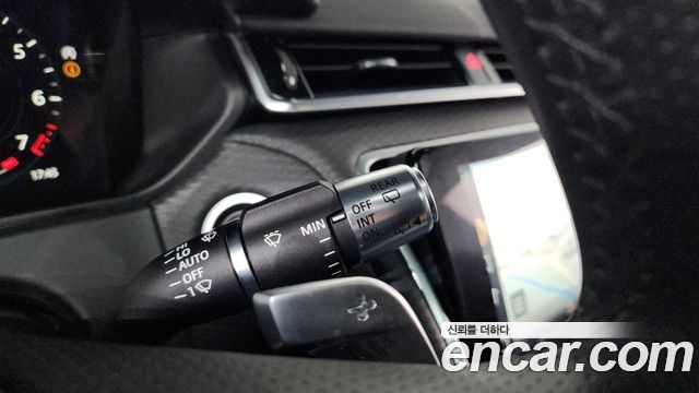 Land Rover Range Rover Velar 2021 — photo 27