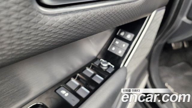 Land Rover Range Rover Velar 2021 — photo 29