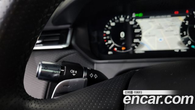 Land Rover Range Rover Velar 2021 — photo 30
