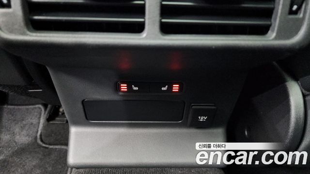 Land Rover Range Rover Velar 2021 — photo 35