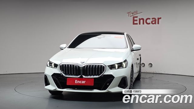 BMW 5-Series 2025 — photo 3