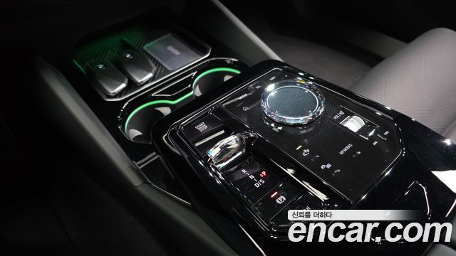 BMW 5-Series 2025 — photo 12