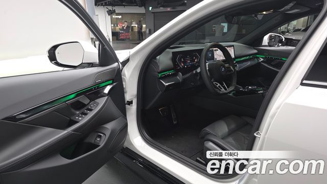 BMW 5-Series 2025 — photo 13