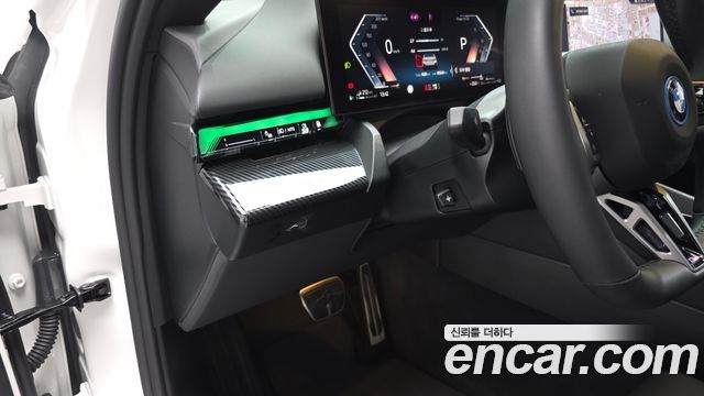 BMW 5-Series 2025 — photo 19