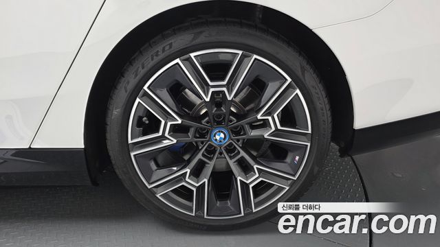 BMW 5-Series 2025 — photo 7