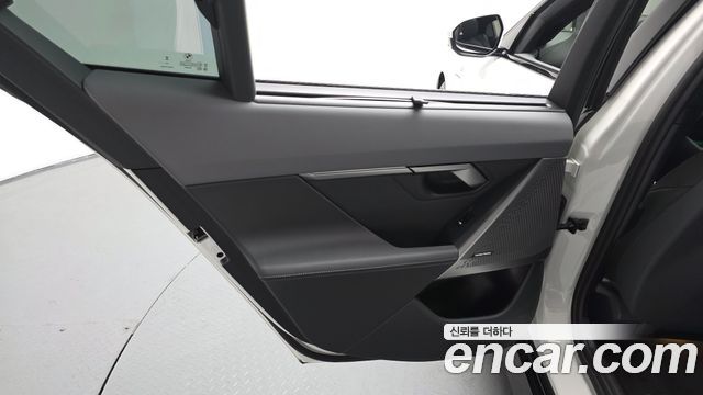 BMW 5-Series 2025 — photo 15
