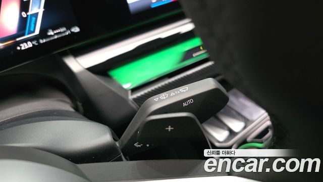 BMW 5-Series 2025 — photo 27