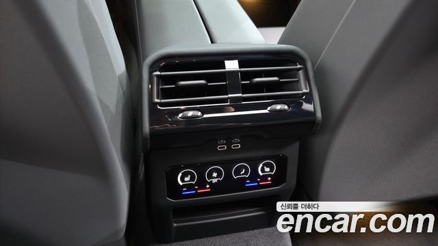 BMW 5-Series 2025 — photo 34