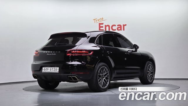 Porsche Macan 2017 — photo 2
