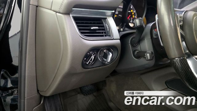 Porsche Macan 2017 — photo 23