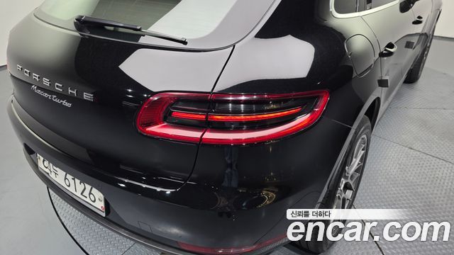 Porsche Macan 2017 — photo 9