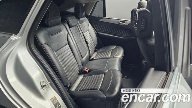 Mercedes-Benz GLE-Class 2017 — photo 11