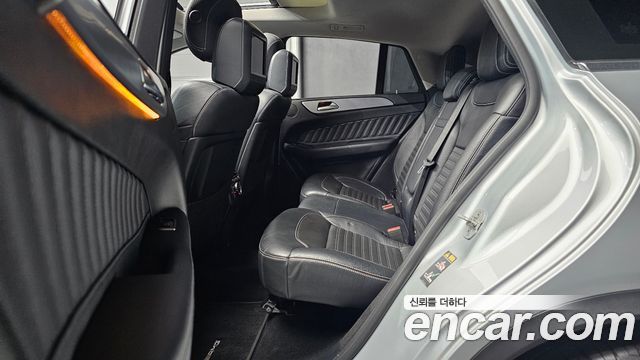 Mercedes-Benz GLE-Class 2017 — photo 12
