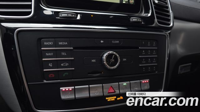 Mercedes-Benz GLE-Class 2017 — photo 18