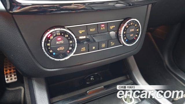 Mercedes-Benz GLE-Class 2017 — photo 19