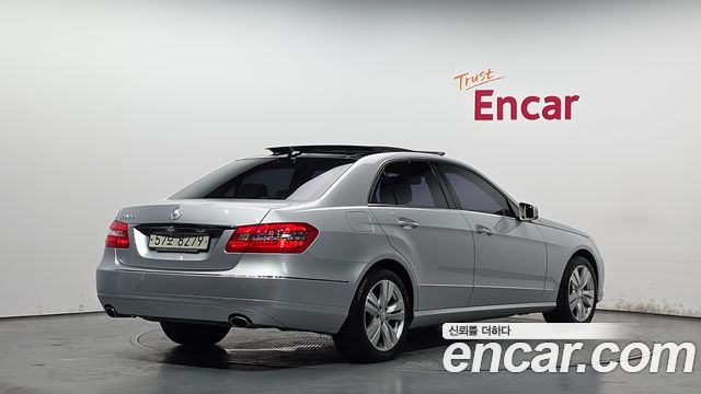 Mercedes-Benz E-Class 2013 — photo 2