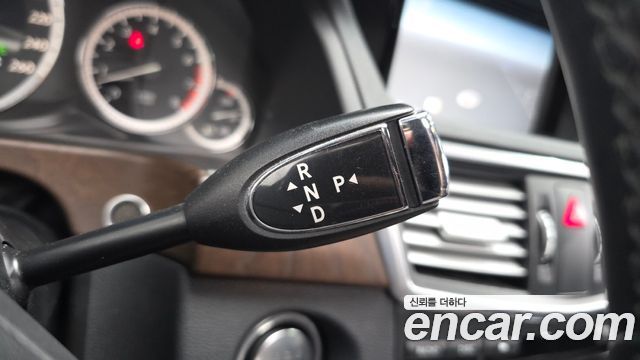 Mercedes-Benz E-Class 2013 — photo 12