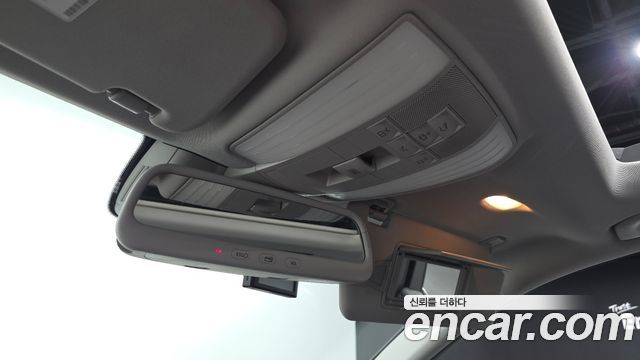 Mercedes-Benz E-Class 2013 — photo 13