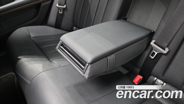 Mercedes-Benz E-Class 2013 — photo 25