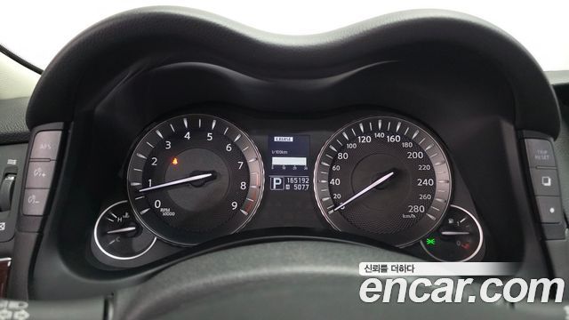 Infiniti M 2011 — photo 8