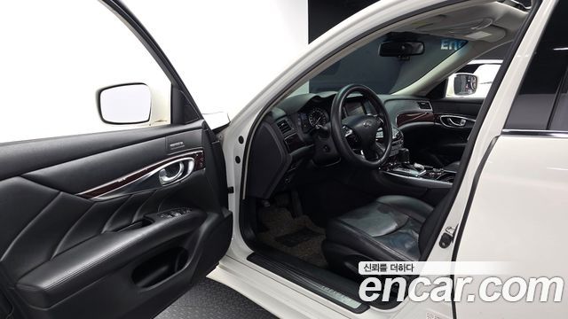 Infiniti M 2011 — photo 10