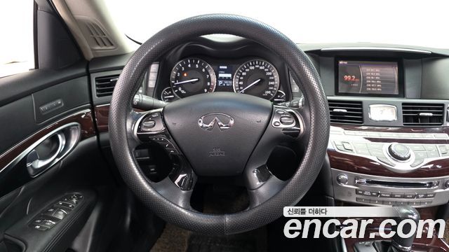 Infiniti M 2011 — photo 13