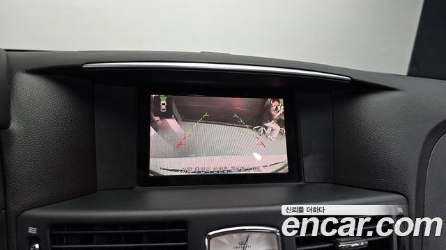 Infiniti M 2011 — photo 14