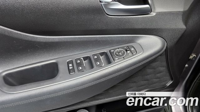 Hyundai Santafe 2019 — photo 29