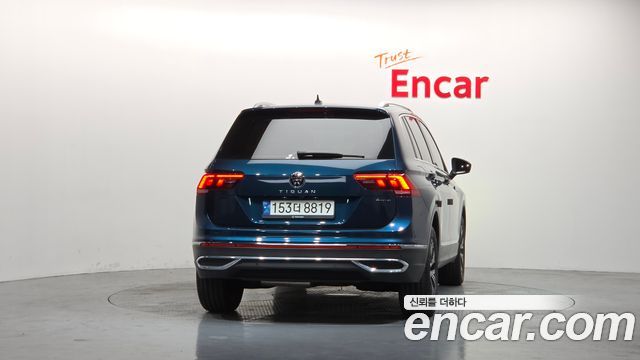 Volkswagen Tiguan 2022 — photo 4