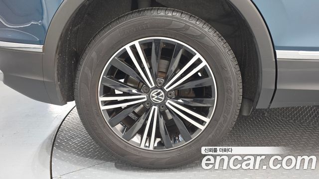 Volkswagen Tiguan 2022 — photo 5