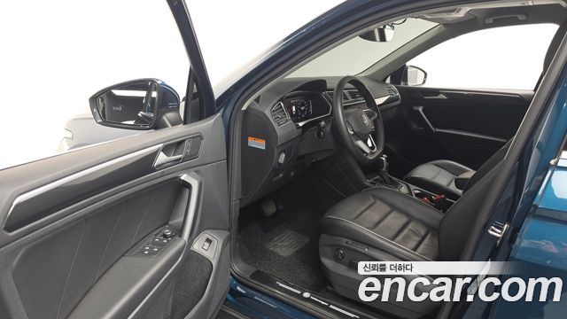 Volkswagen Tiguan 2022 — photo 13