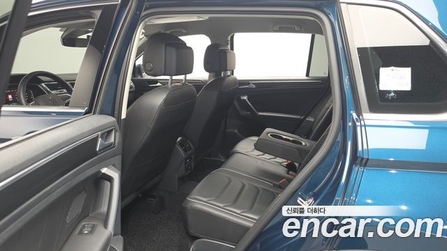 Volkswagen Tiguan 2022 — photo 18