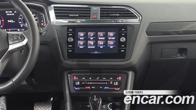 Volkswagen Tiguan 2022 — photo 20