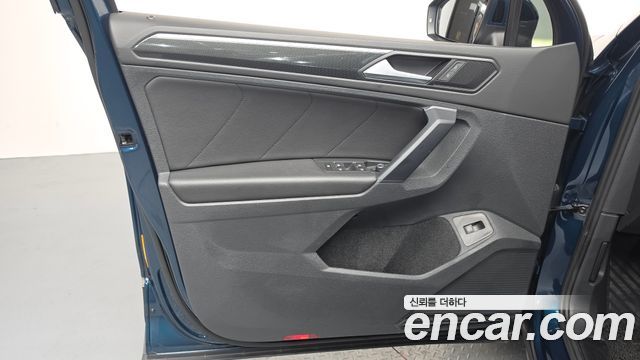 Volkswagen Tiguan 2022 — photo 14