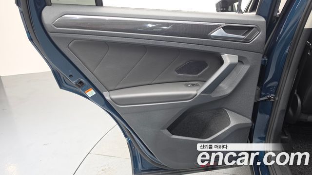 Volkswagen Tiguan 2022 — photo 15