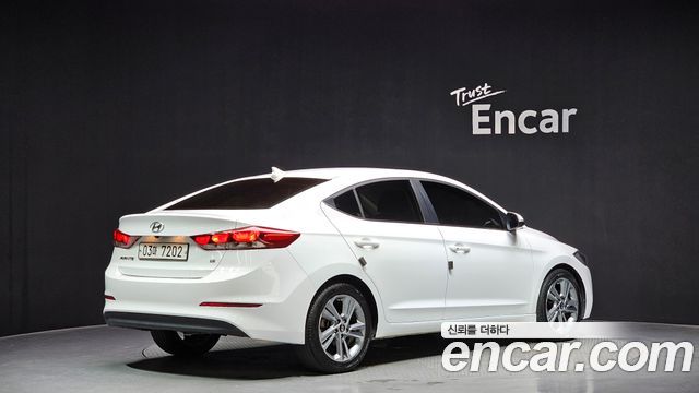 Hyundai AVANTE 2018 — photo 2