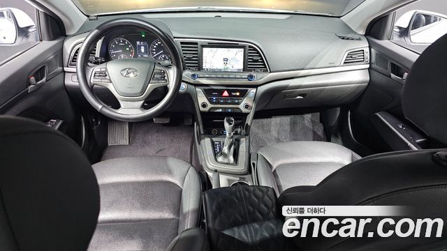 Hyundai AVANTE 2018 — photo 7