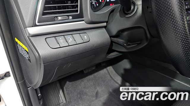 Hyundai AVANTE 2018 — photo 15
